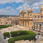 Astro With Direct Access On The Sea Of Heritage Of Unesco