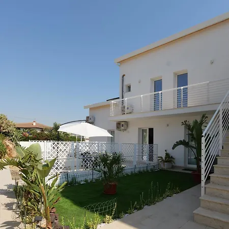 Astro With Direct Access On The Sea Of Heritage Of Unesco Holiday home
